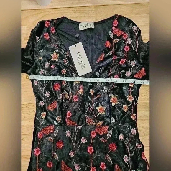 Club London Womens Size 4 Black Velvet and Stitched Floral Design Dress NWT - Picture 11 of 12